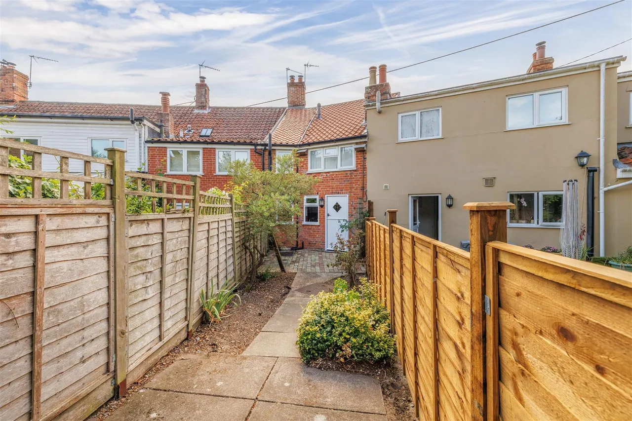 The Street, Holton, IP19, photo 17