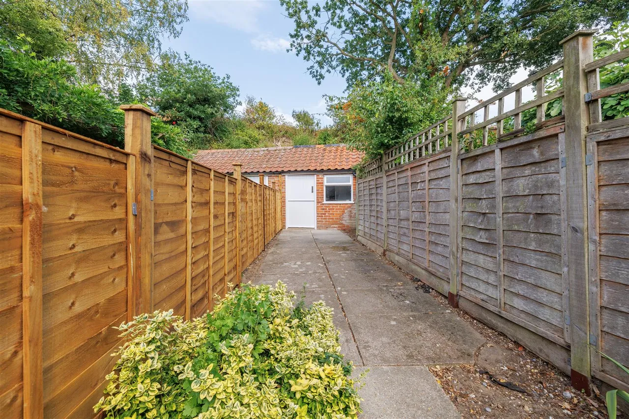 The Street, Holton, IP19, photo 16