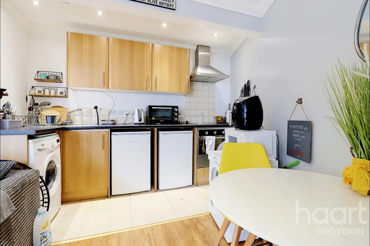Selsdon Road, South Croydon, CR2, photo 5
