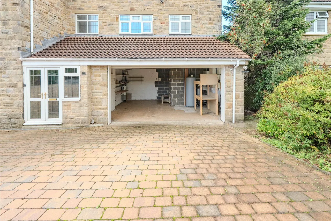 Meadow Garth, Bramhope, LS16, photo 31
