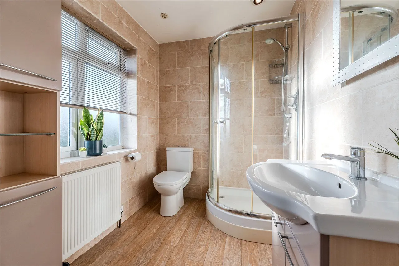 Meadow Garth, Bramhope, LS16, photo 19