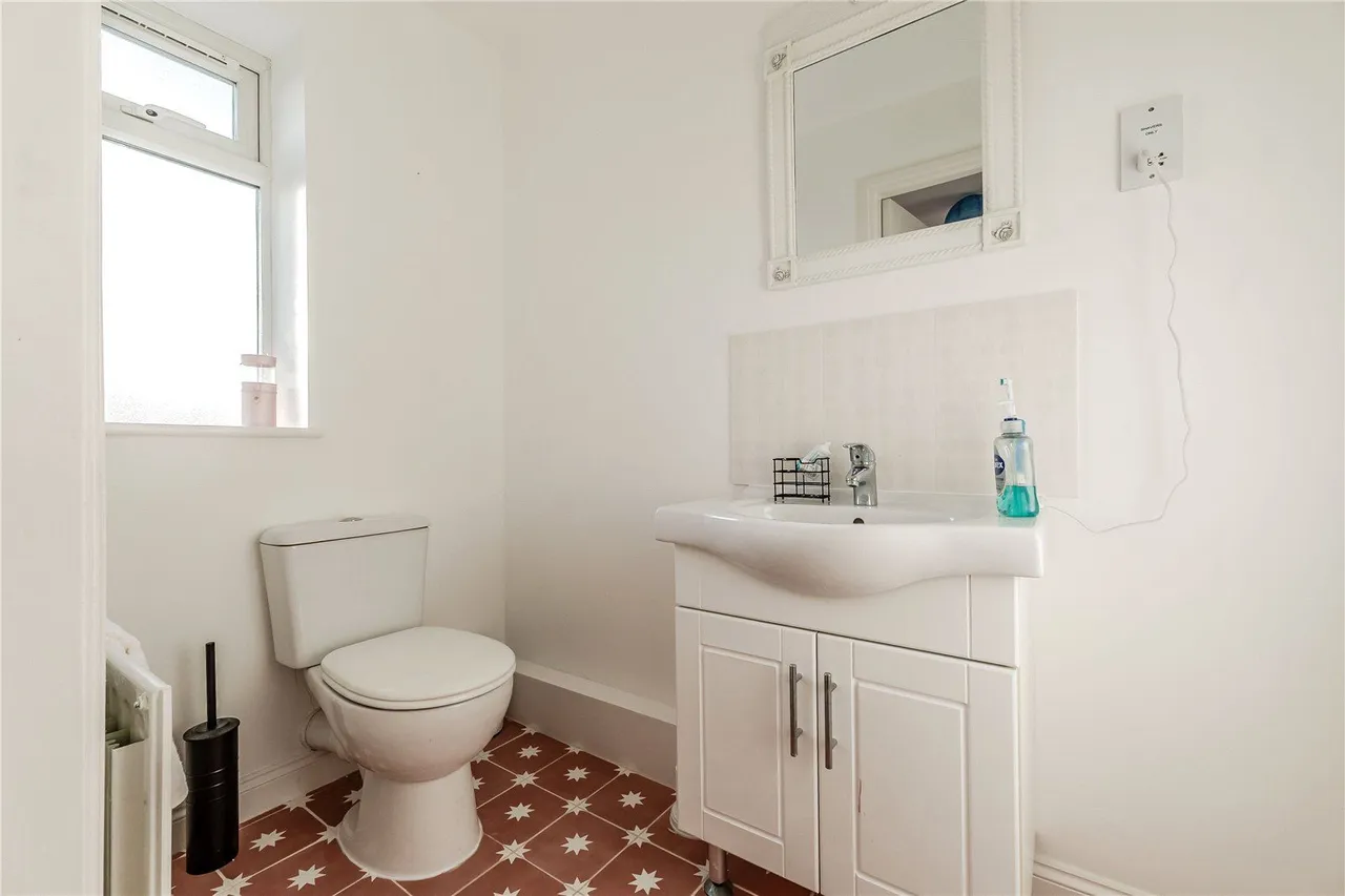 Meadow Garth, Bramhope, LS16, photo 15