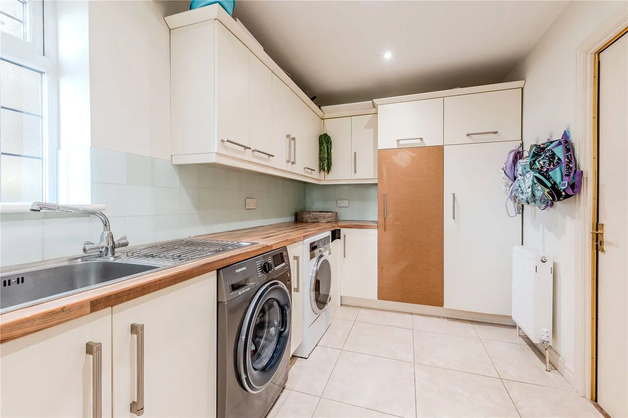 Meadow Garth, Bramhope, LS16, photo 14