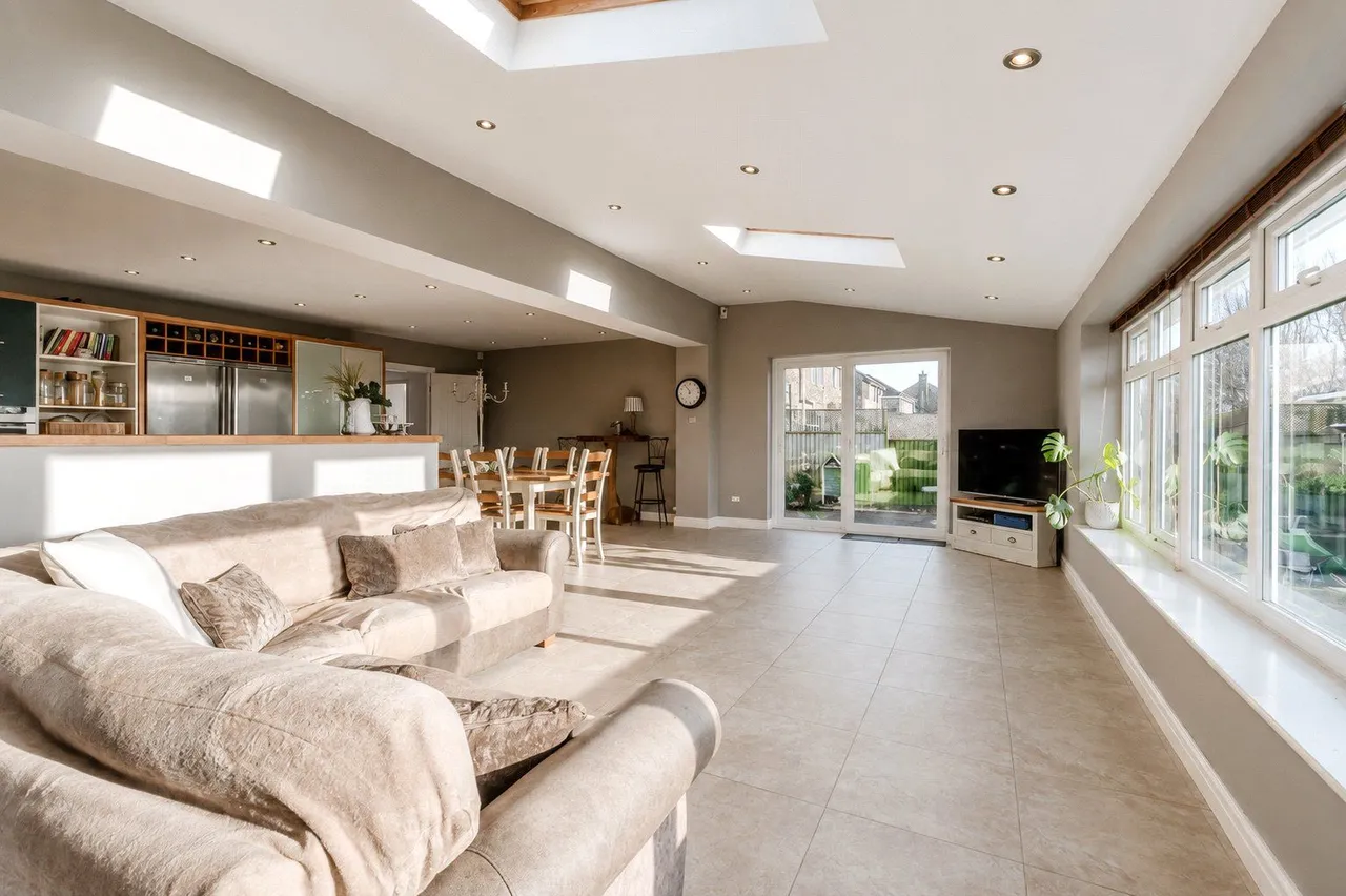 Meadow Garth, Bramhope, LS16, photo 4