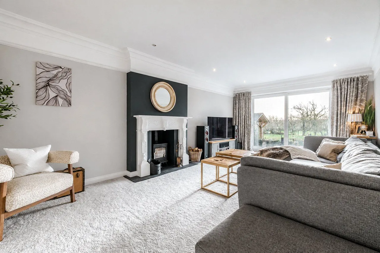 Meadow Garth, Bramhope, LS16, photo 5