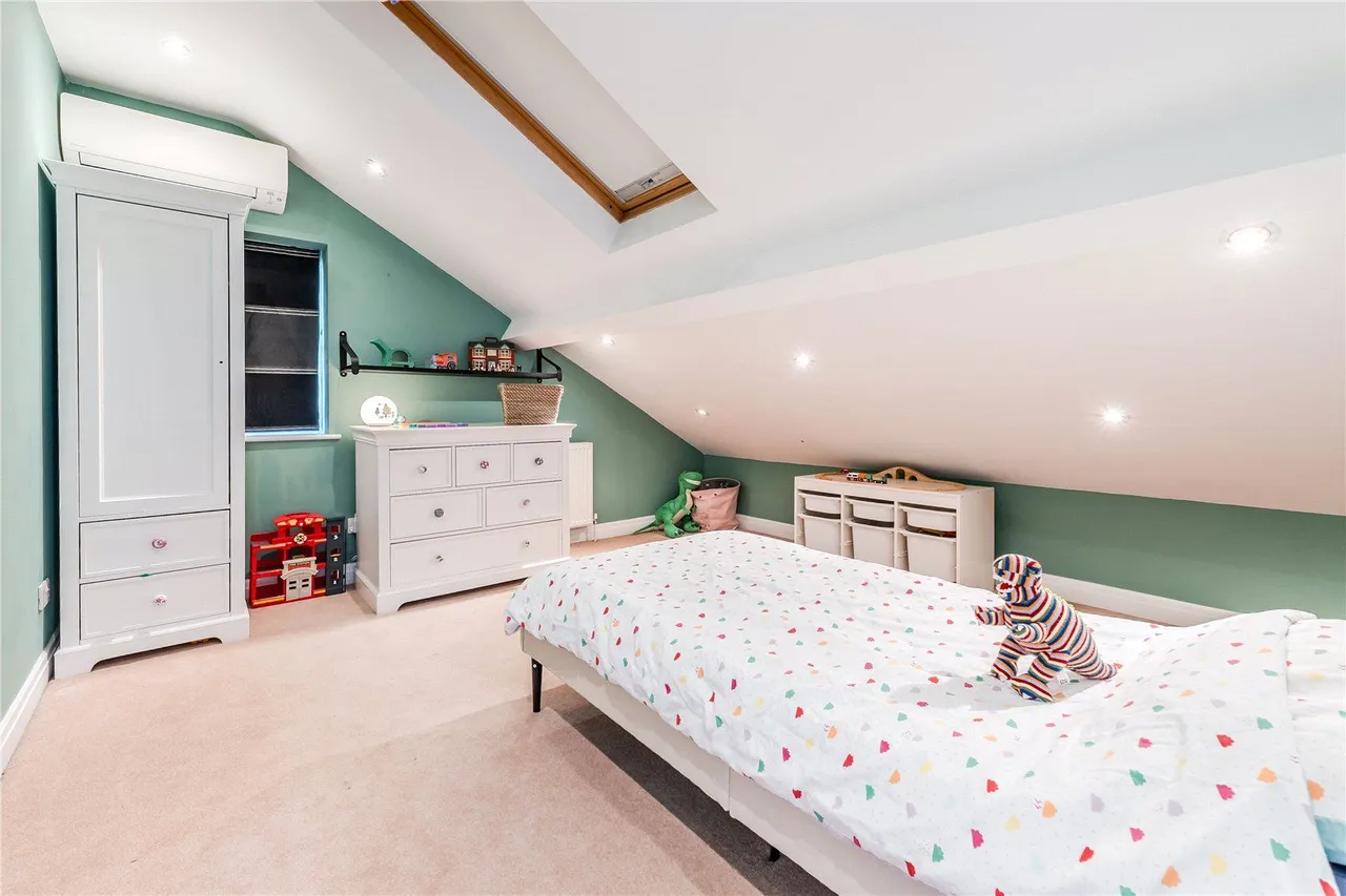 Meadow Garth, Bramhope, LS16, photo 26
