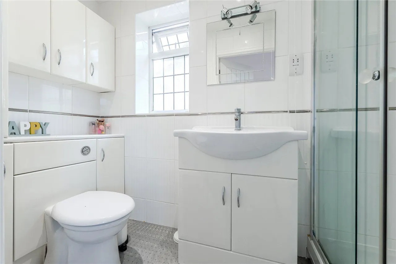 Meadow Garth, Bramhope, LS16, photo 22
