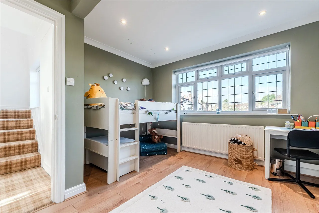Meadow Garth, Bramhope, LS16, photo 23