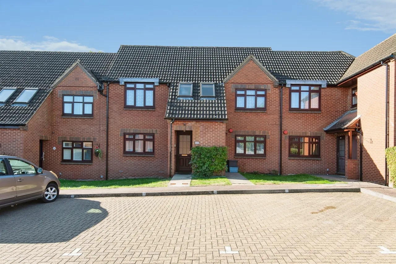 2 bed flat for sale, The Lawns, Stevenage, SG2