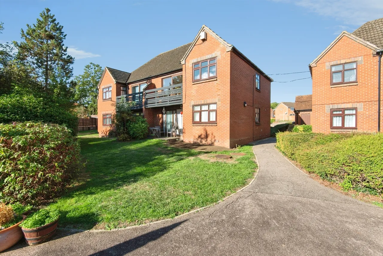 The Lawns, Stevenage, SG2, photo 2