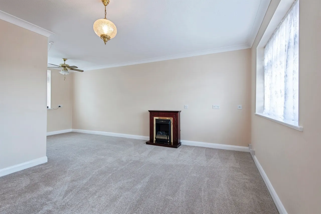 The Lawns, Stevenage, SG2, photo 3