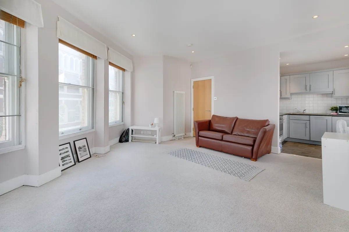 Poppins Court EC4A, EPC: B, photo 4