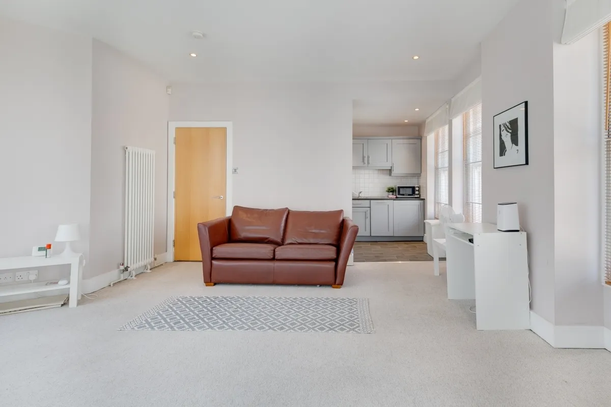 Poppins Court EC4A, EPC: B, photo 5