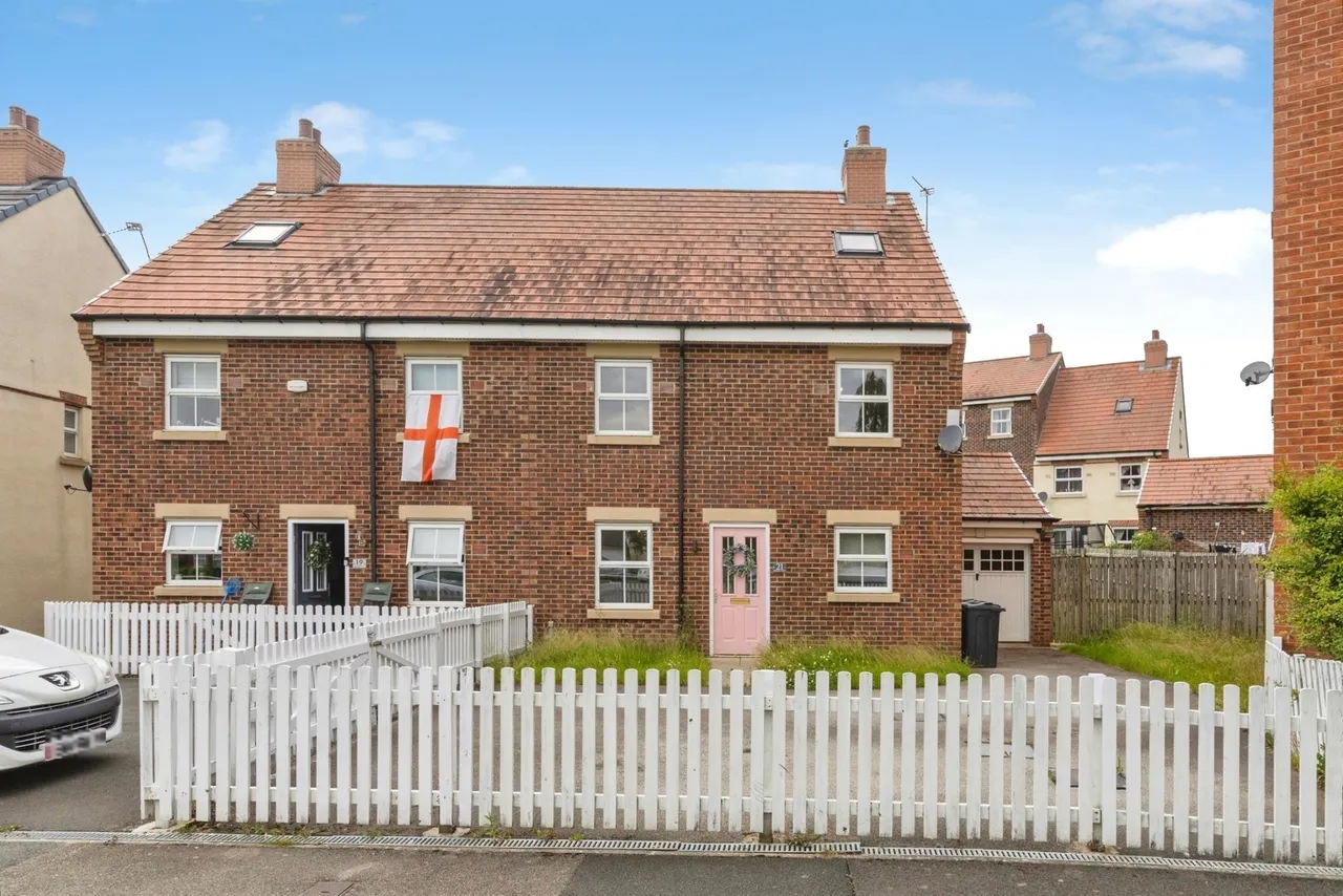 5 bed house for sale — Merrybent Drive, Merrybent, Darlington, Durham, DL2
