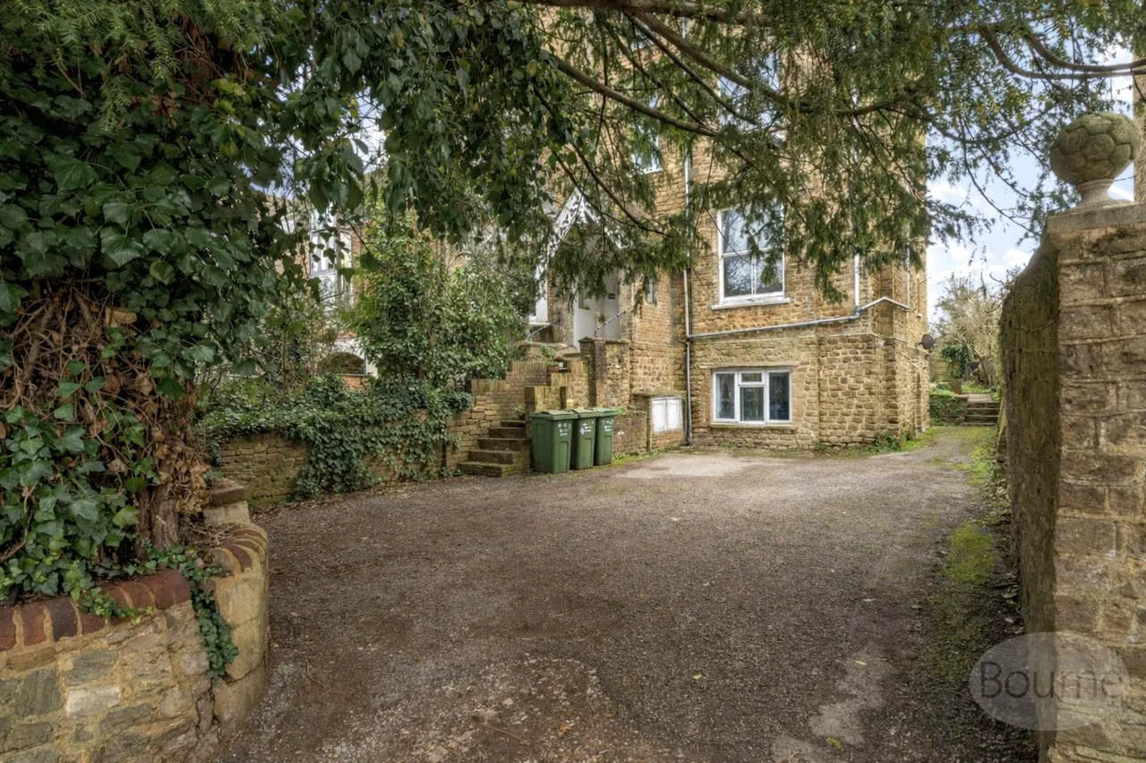 Stoke Road, Guildford, GU1, photo 2