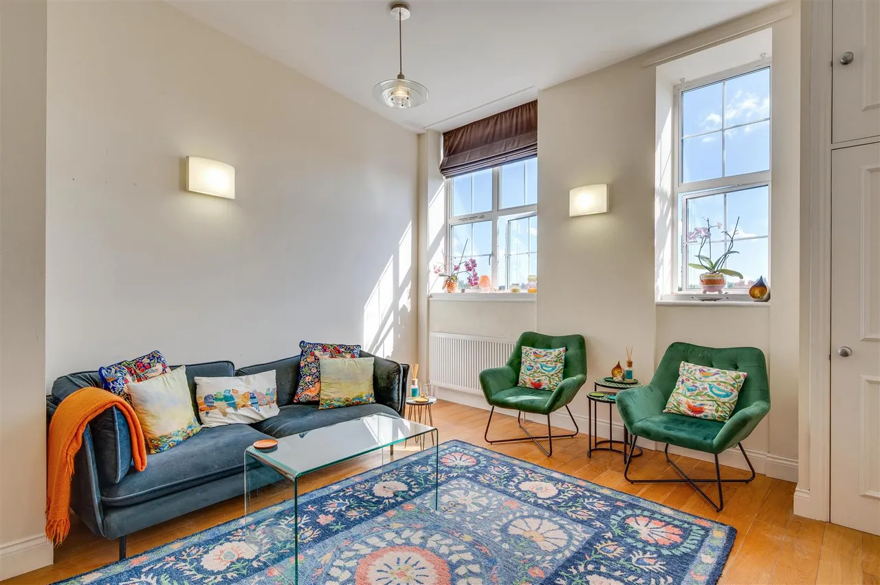 Cooper Road, London, NW10, photo 2