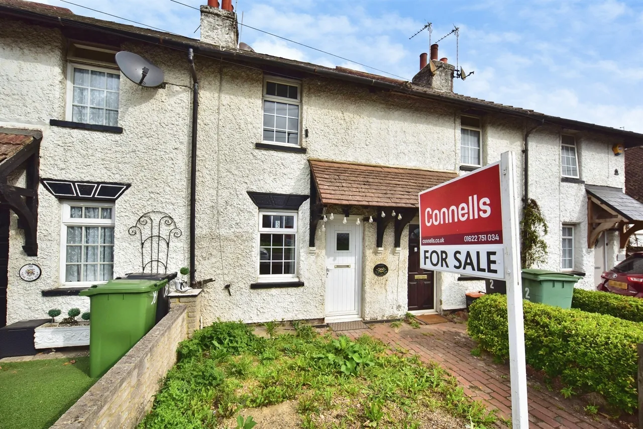 2 bed house for sale, Pear Tree Row, Maidstone, ME17