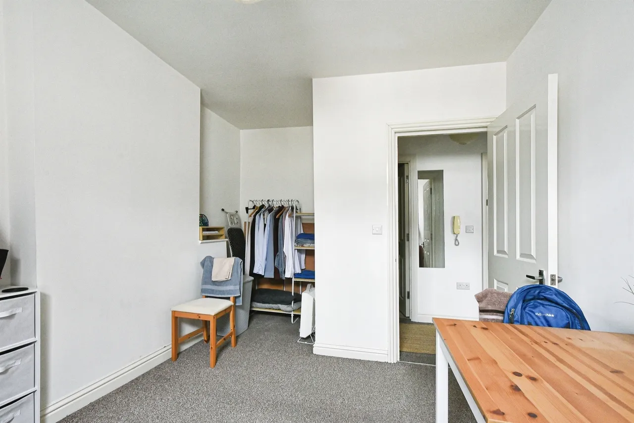 High Street, Calne, SN11, photo 11