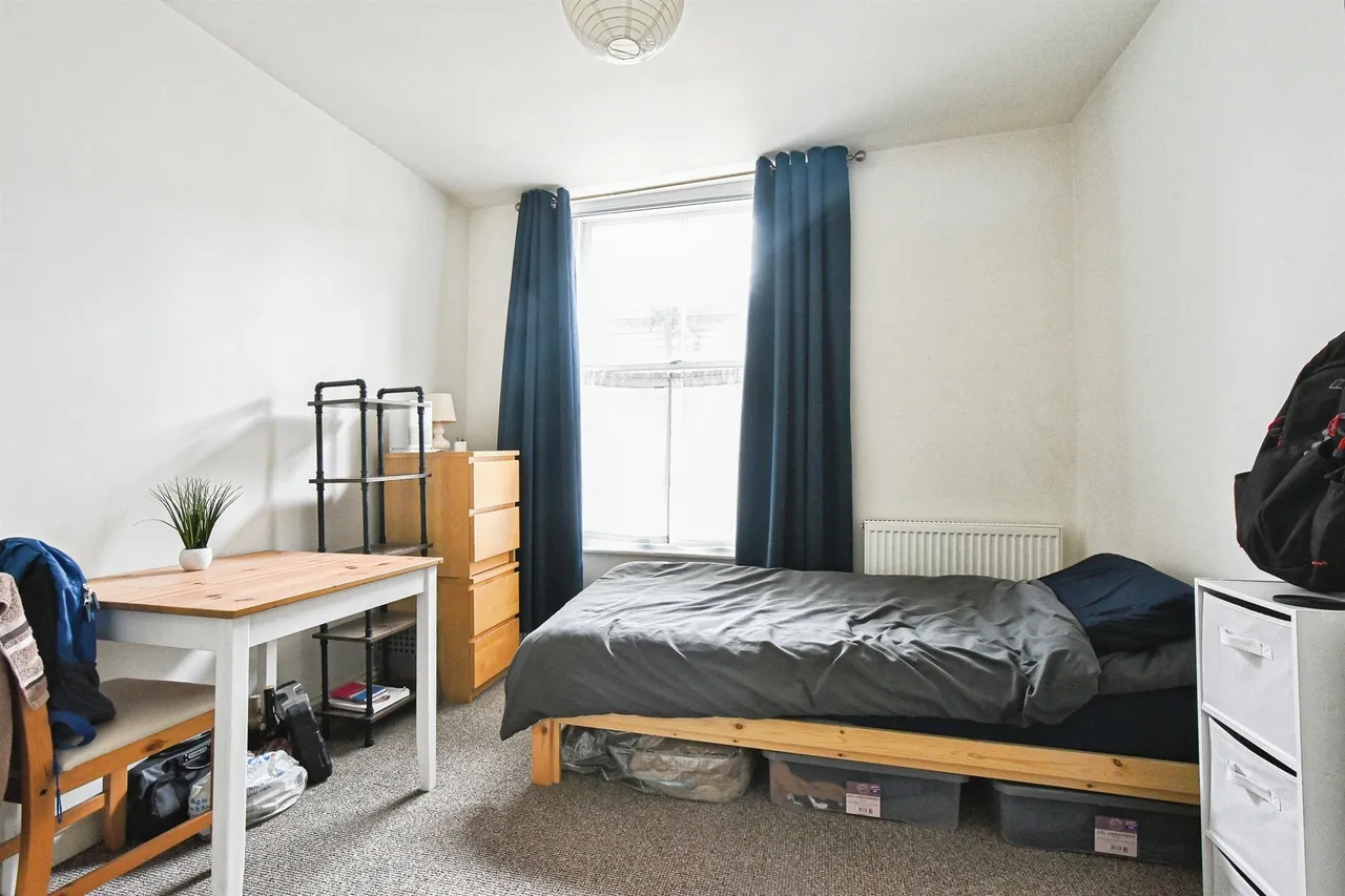 High Street, Calne, SN11, photo 10
