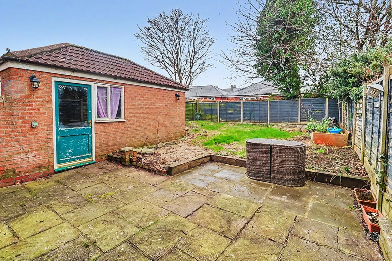 Meadow Lane, Northwich, photo 12