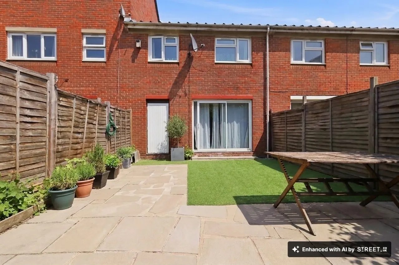3 bed house for sale, Usher Road, London, E3