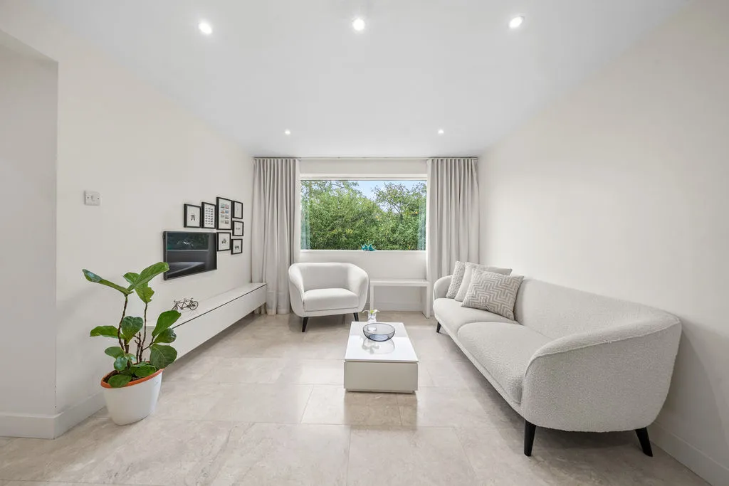 Brockley Combe, Weybridge KT13 9QD, photo 4