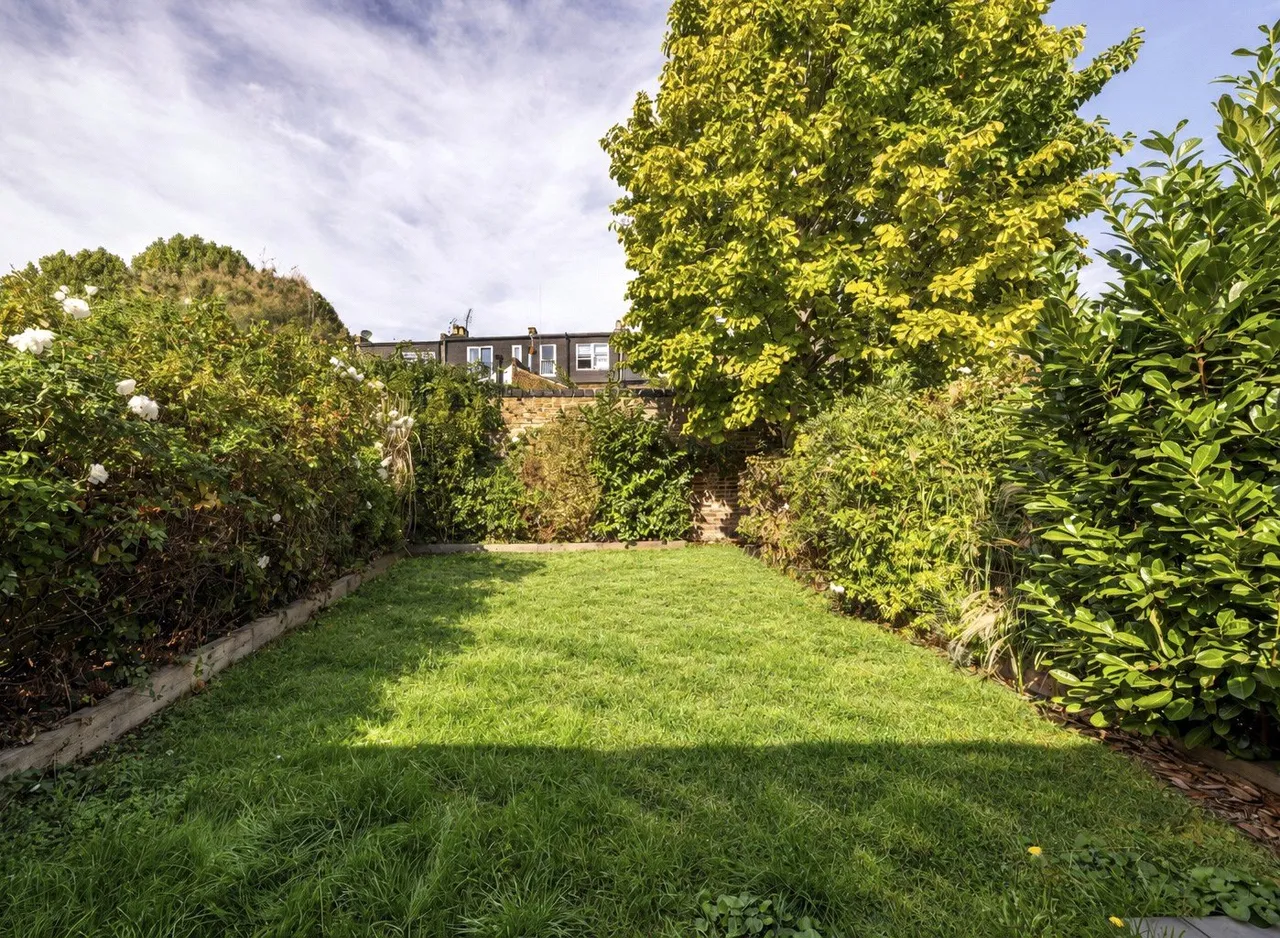 Avondale Park Gardens, Notting Hill, W11, photo 4
