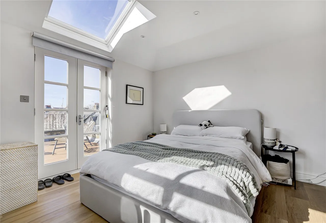 Wandsworth Bridge Road, London, SW6, photo 6