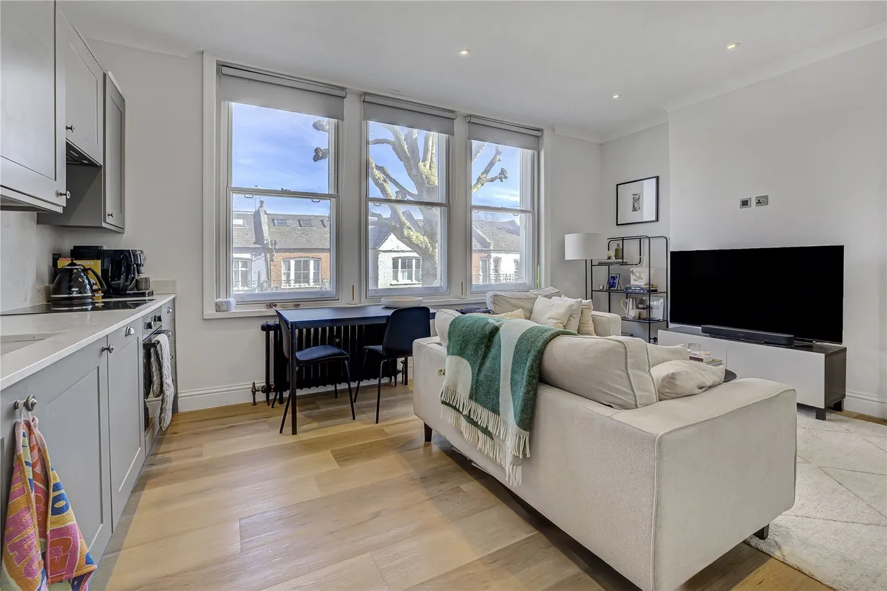 Wandsworth Bridge Road, London, SW6, photo 5