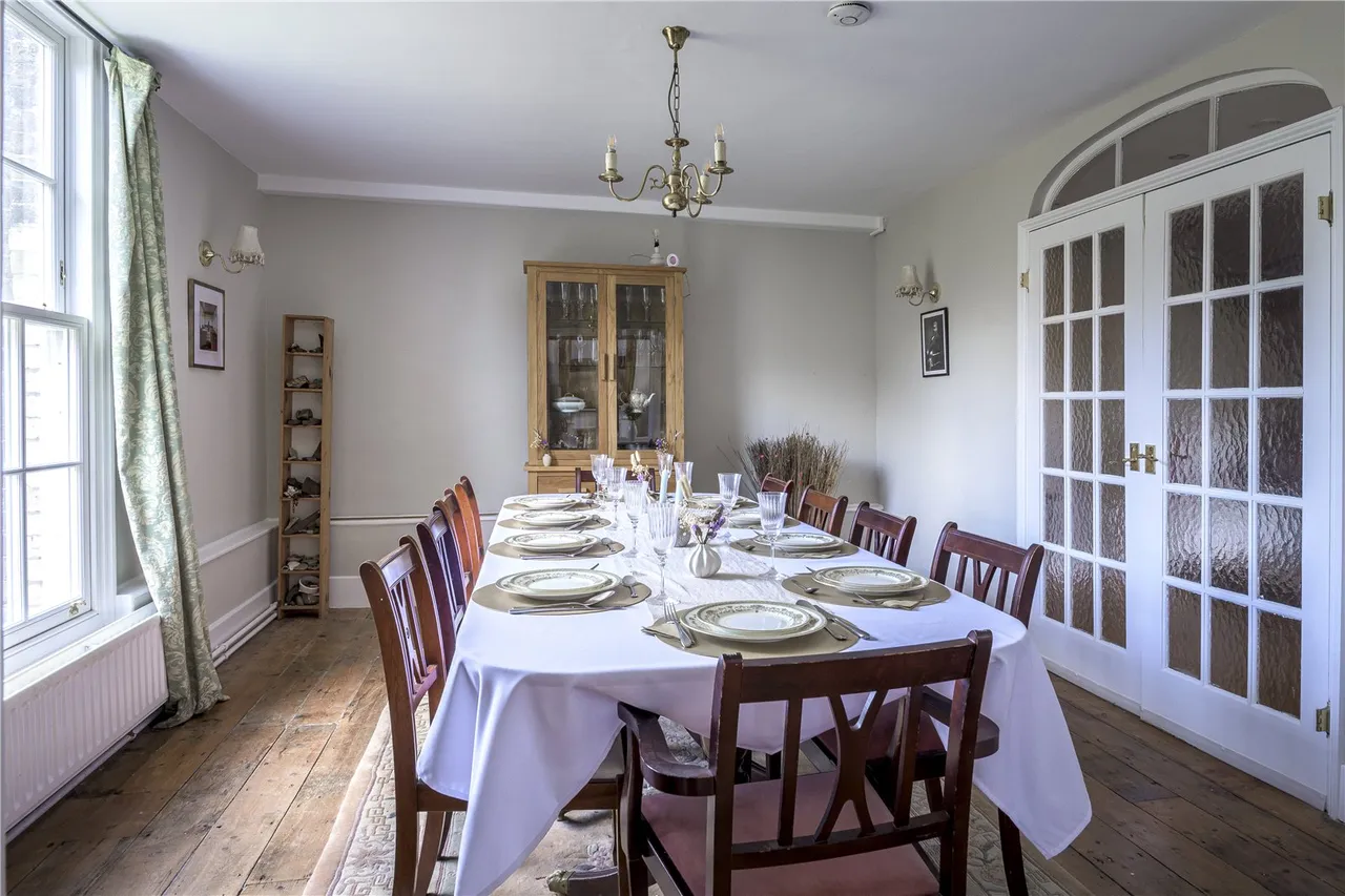 Exceptional Five-Bedroom Period Home with Countryside Views, Peaceful Rural Location Near Cambridge, photo 9