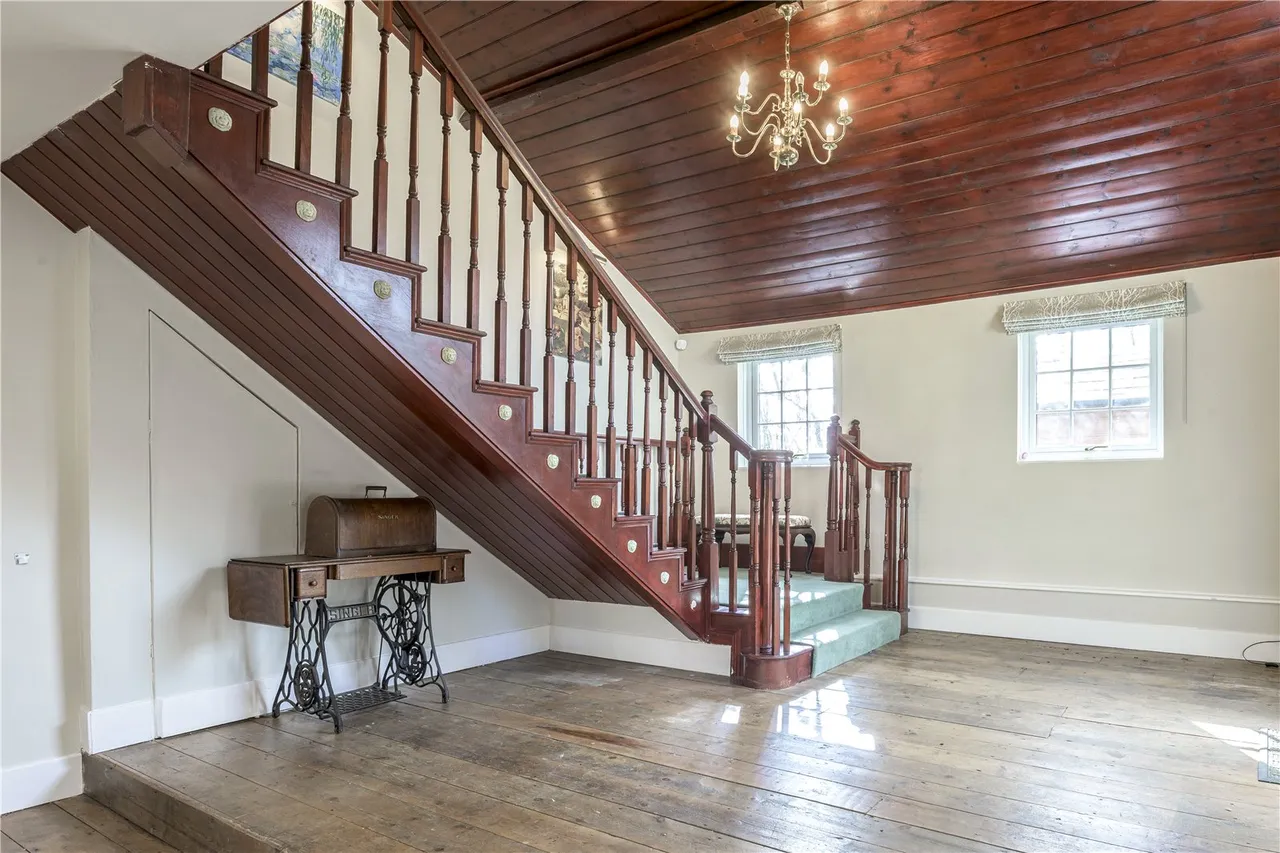 Exceptional Five-Bedroom Period Home with Countryside Views, Peaceful Rural Location Near Cambridge, photo 5