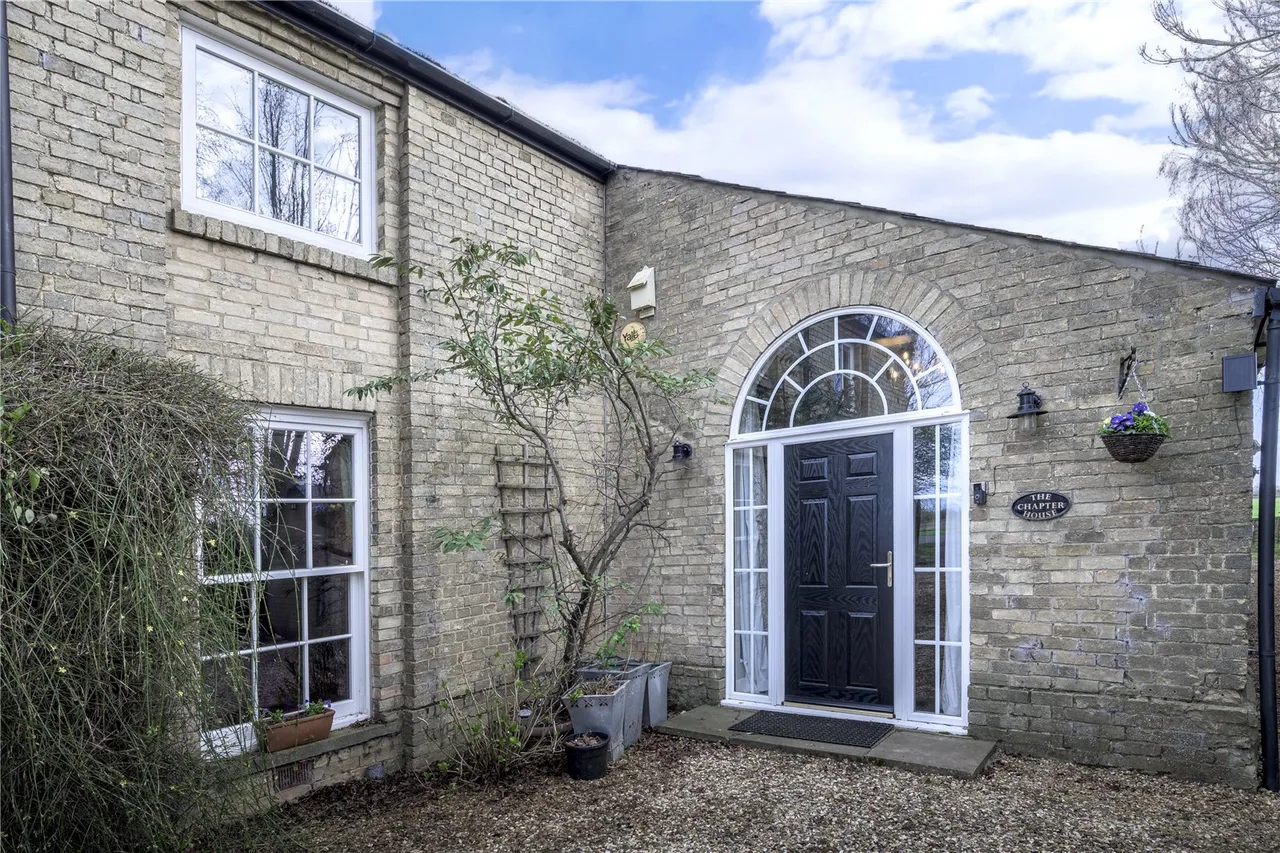 Exceptional Five-Bedroom Period Home with Countryside Views, Peaceful Rural Location Near Cambridge, photo 4
