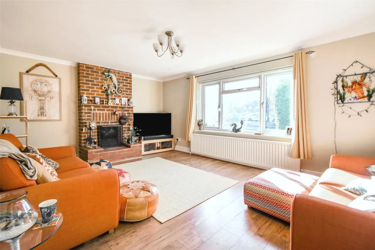 Reading Road, Hook, Hampshire, RG27 9EA, photo 4
