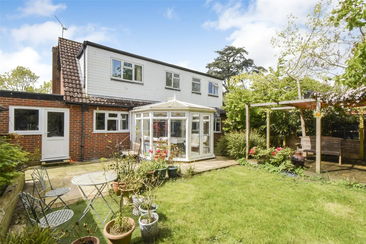 Reading Road, Hook, Hampshire, RG27 9EA, photo 2