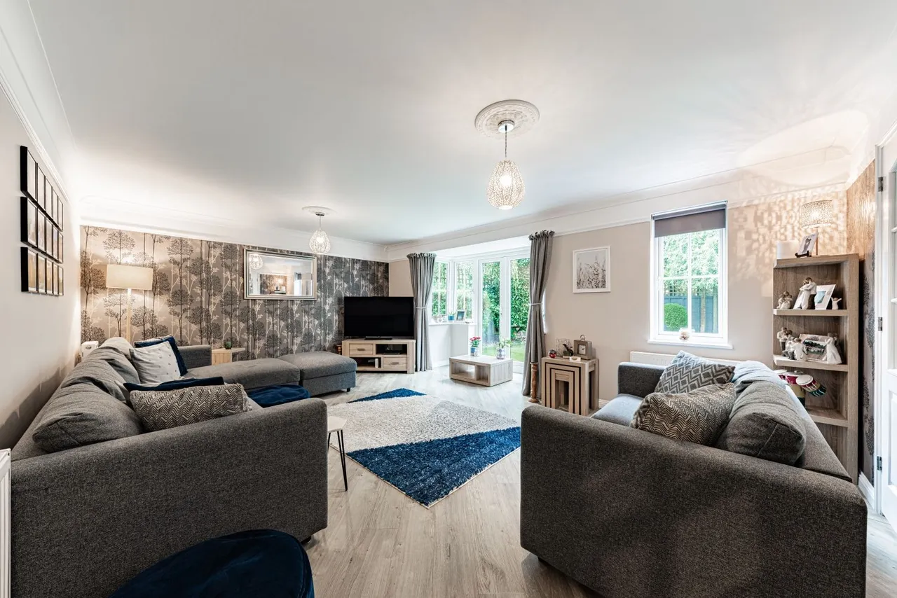 Widgeon Walk, Hawkinge, CT18, photo 12