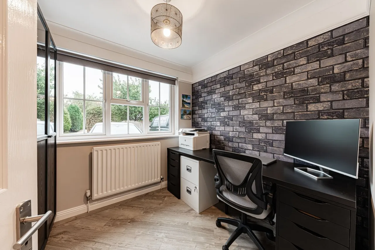 Widgeon Walk, Hawkinge, CT18, photo 15