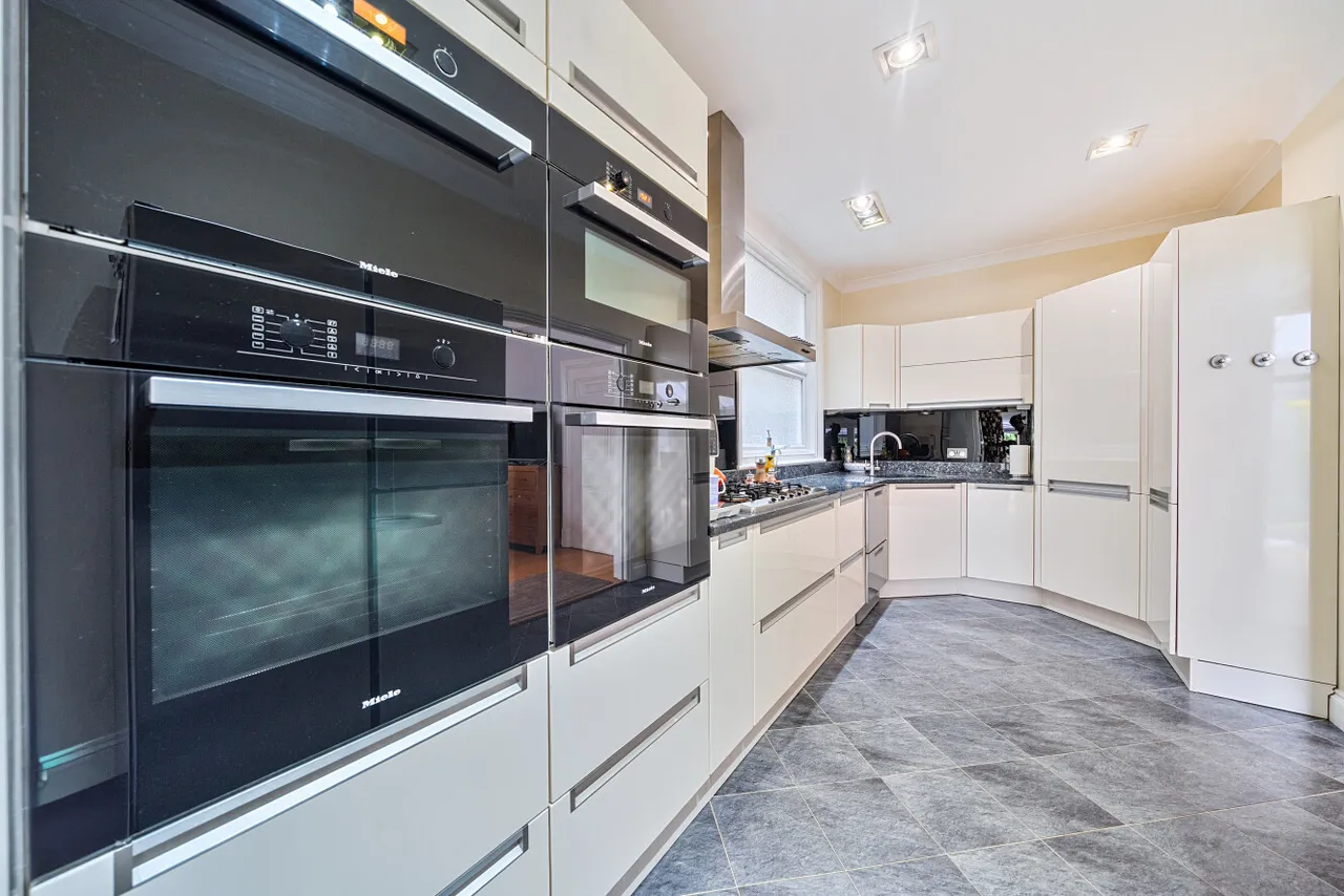 Stanton Road, Raynes Park, London, SW20, photo 4