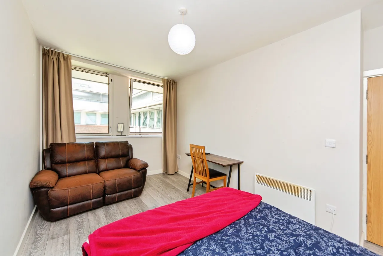 East Lane, Runcorn, WA7, photo 6