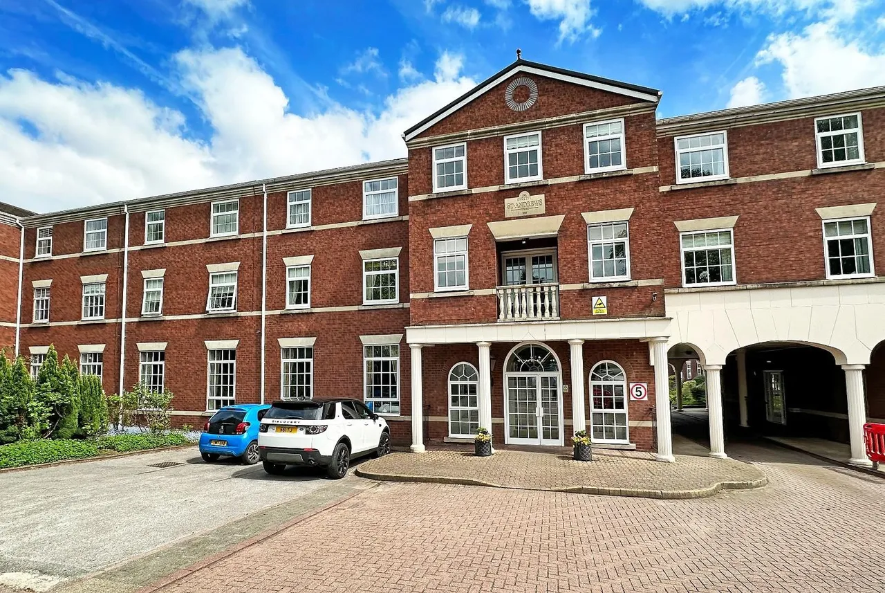 Queens Road, Hale, Cheshire WA15 9JF, photo 25