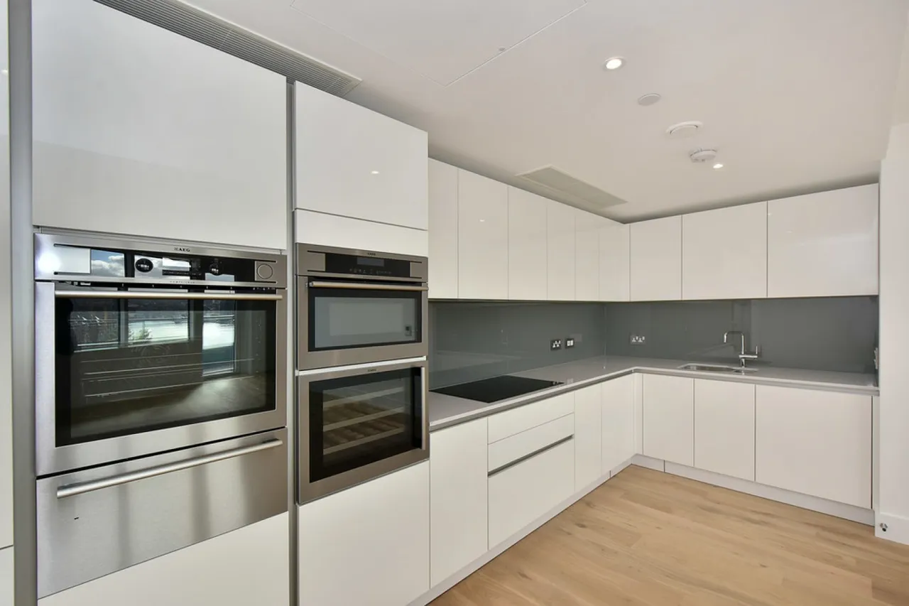 Lombard Wharf, Battersea, photo 4