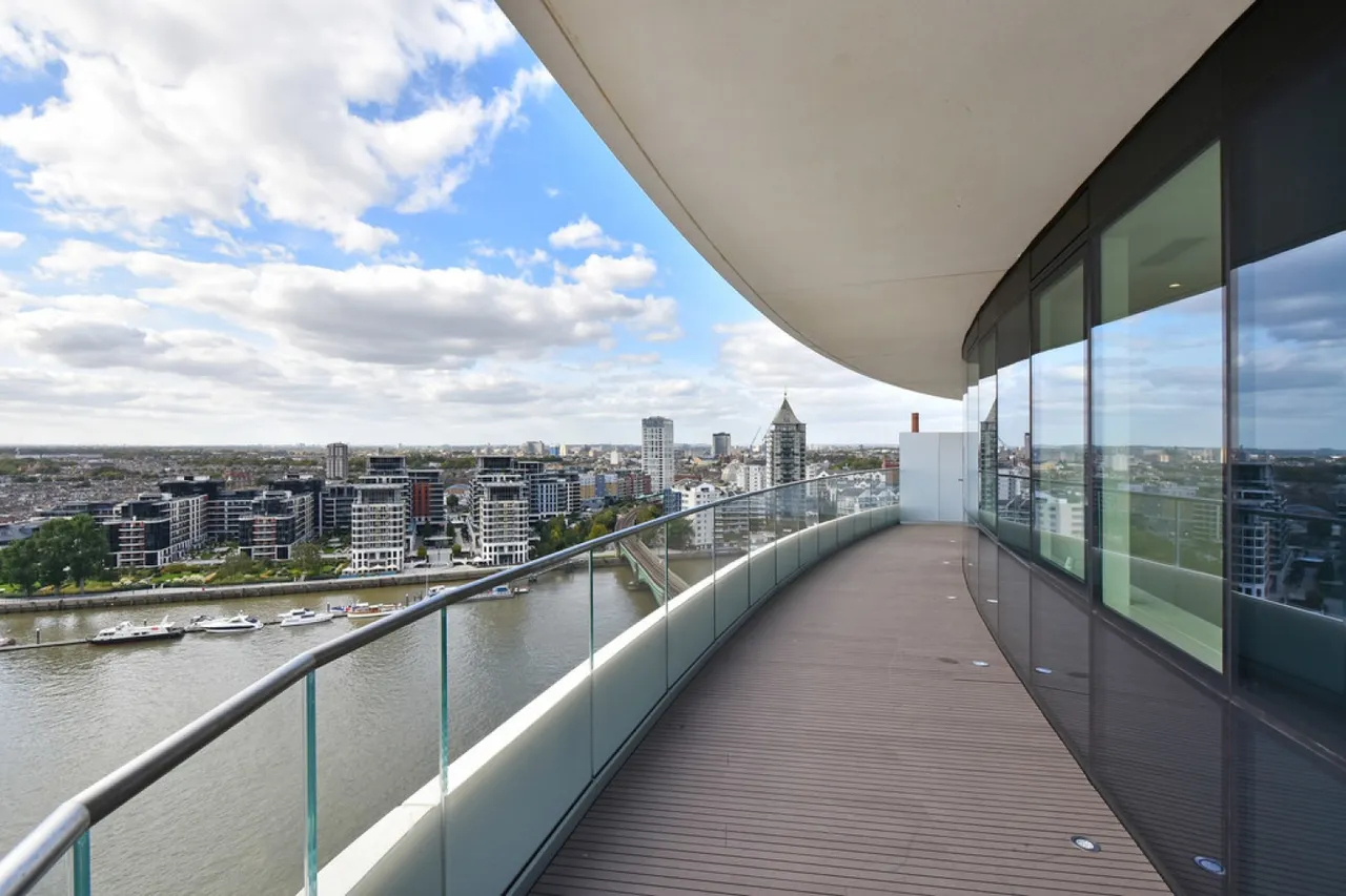 Lombard Wharf, Battersea, photo 2