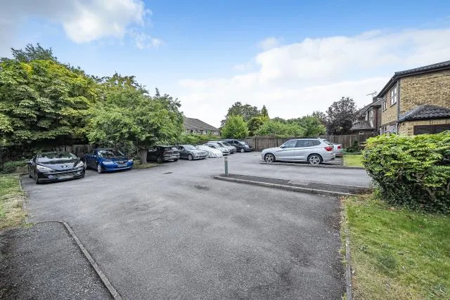 Oakley Close, Addlestone, KT15, photo 8