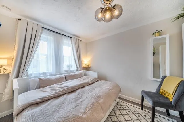 Oakley Close, Addlestone, KT15, photo 5