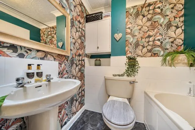 Oakley Close, Addlestone, KT15, photo 6