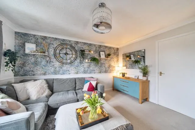 Oakley Close, Addlestone, KT15, photo 3