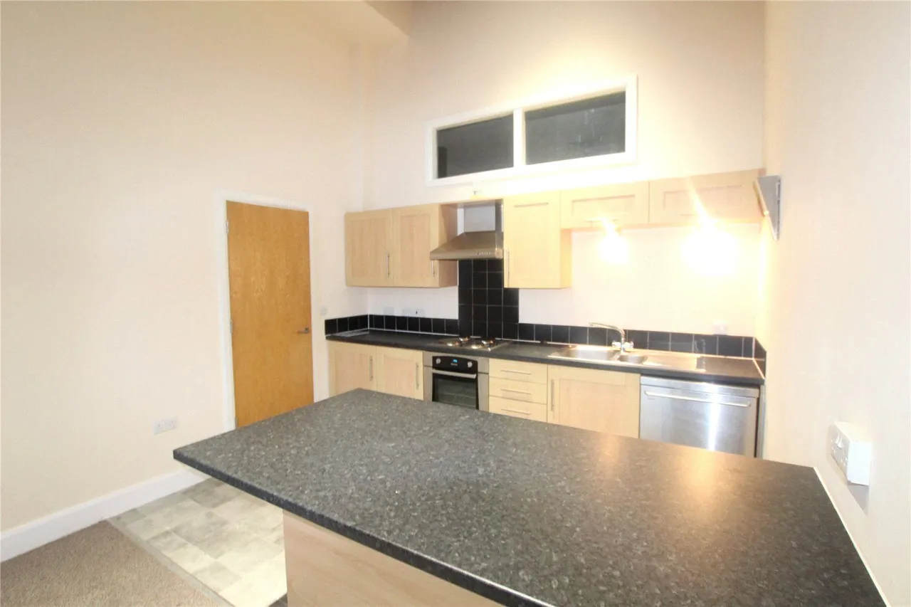 Savile Street, Milnsbridge, HD3, photo 3