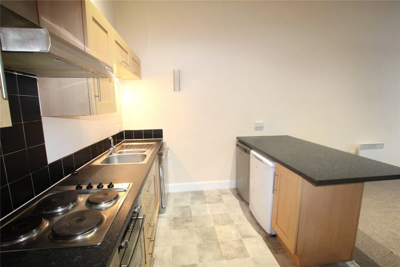 Savile Street, Milnsbridge, HD3, photo 5