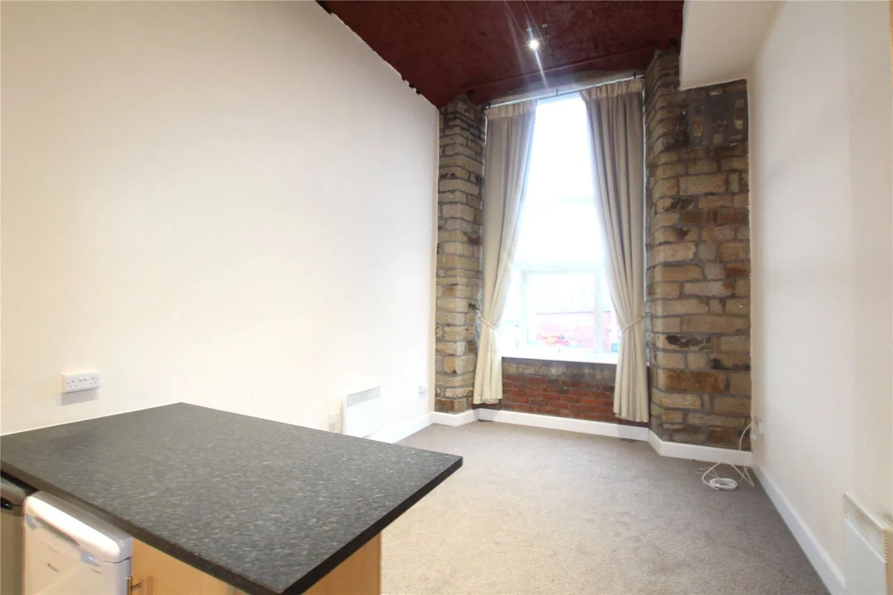 Savile Street, Milnsbridge, HD3, photo 7