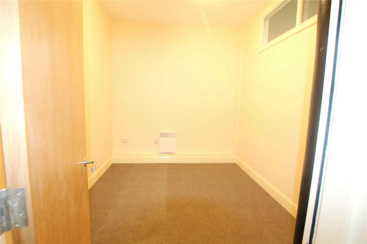 Savile Street, Milnsbridge, HD3, photo 12