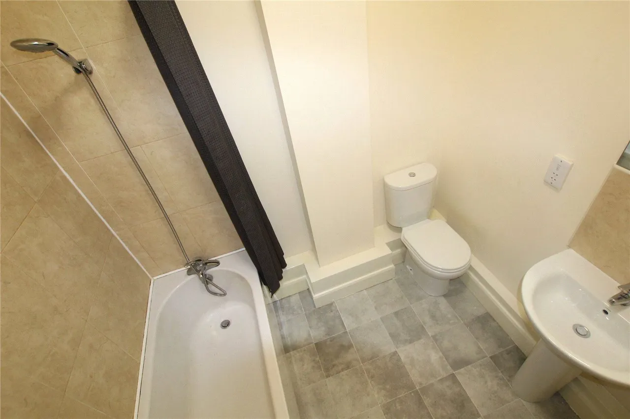 Savile Street, Milnsbridge, HD3, photo 13